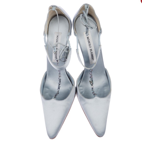 Manolo Blahnik Sky Blue Satin Pumps - Picture 3 of 4